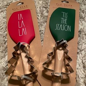 Set of 2 Rae Dunn Christmas Spatula and Cookie Cutters